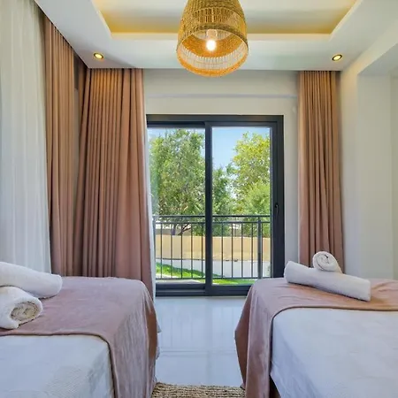 Arici Evi Delux Luxury With Indoor And Outdoor Pool Villa