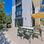 Arici Evi Delux Luxury With Indoor And Outdoor Pool