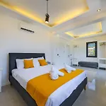 Вилла Arici Evi Delux Luxury With Indoor And Outdoor Pool Фетхие