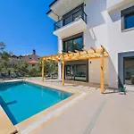 Arici Evi Delux Luxury With Indoor And Outdoor Pool * Фетхие