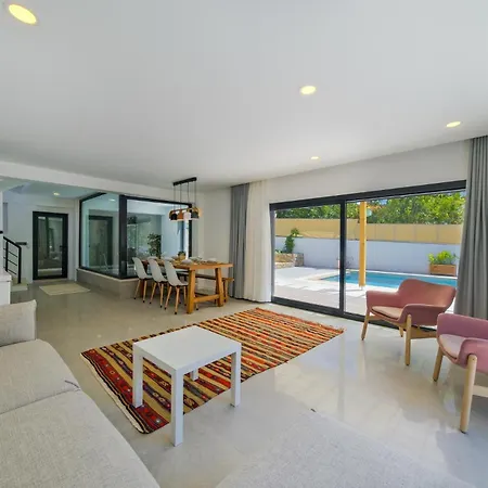 Вилла Arici Evi Delux Luxury With Indoor And Outdoor Pool Фетхие