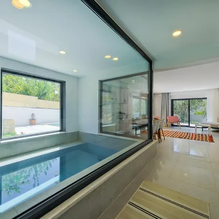 Arici Evi Delux Luxury With Indoor And Outdoor Pool